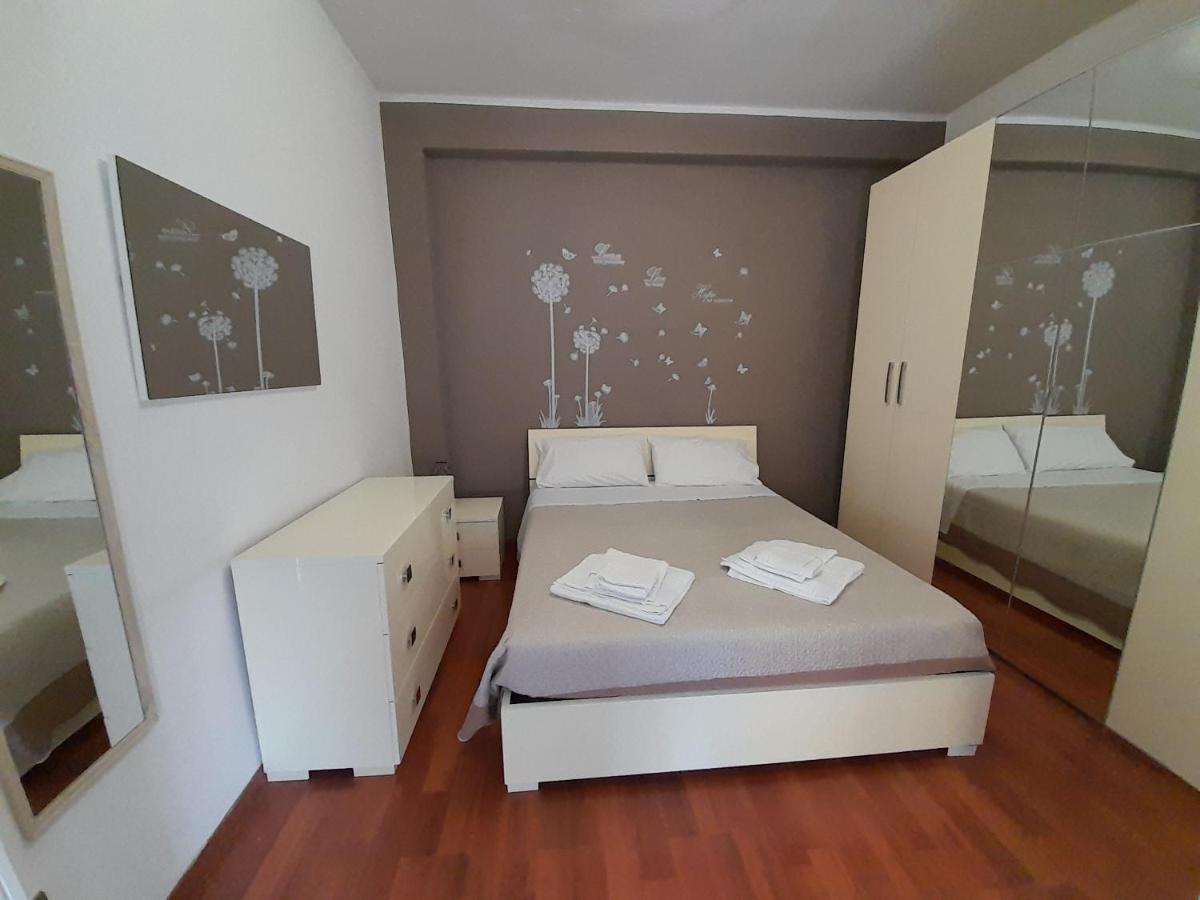 A Casa Di Sabry Apartment Bari Bagian luar foto